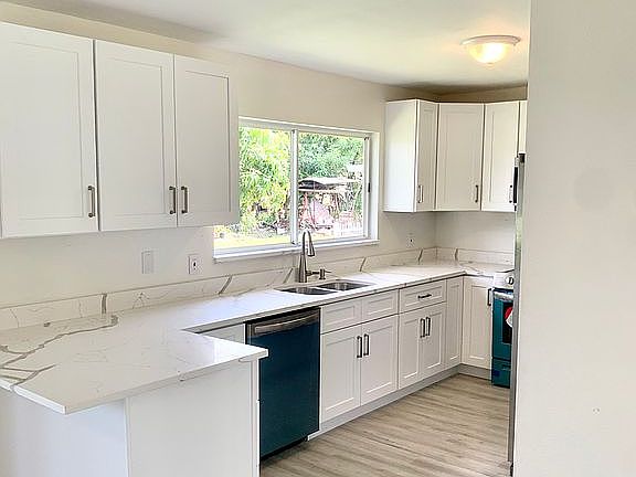 5th image of 2844 SE Cabana Ln