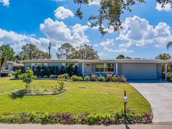 2136 Duncan Dr, Belleair Bluffs, FL 33770