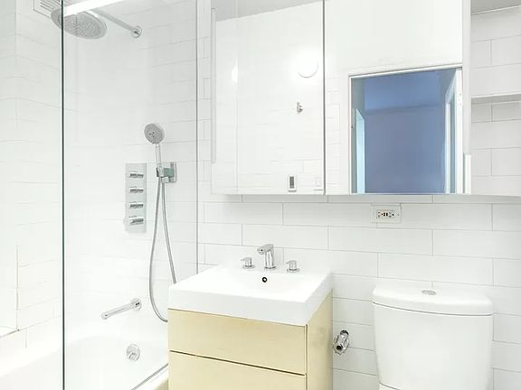 5th image of 14 Prince St APT 2C