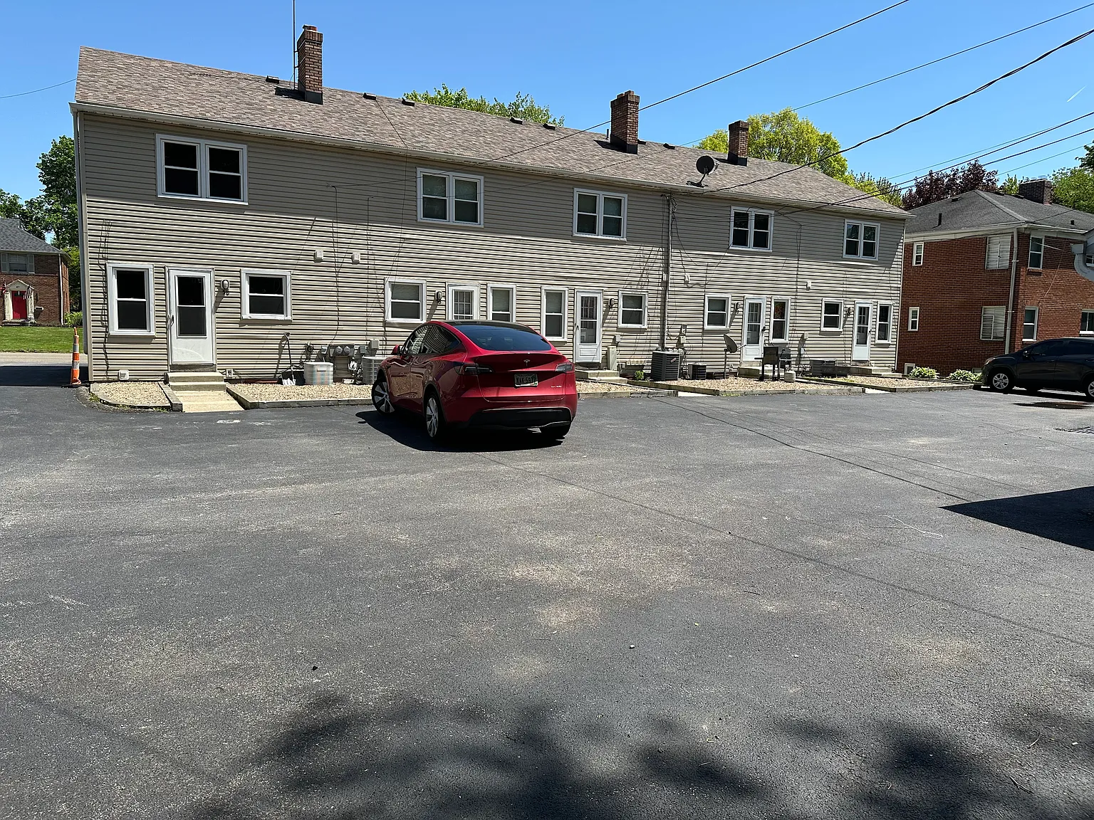 2 bed, 1.5 bath, 1200 sqft, $1,350 — Photo 2
