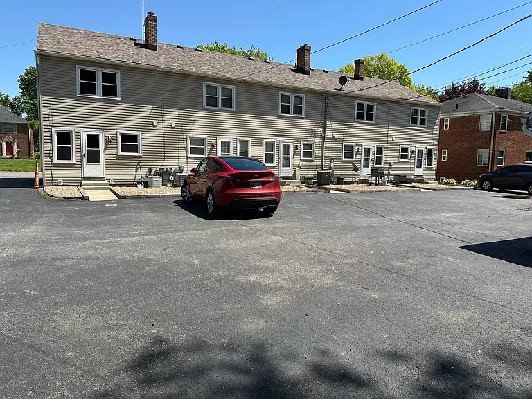 58 N Pershing Ave — Photo 2