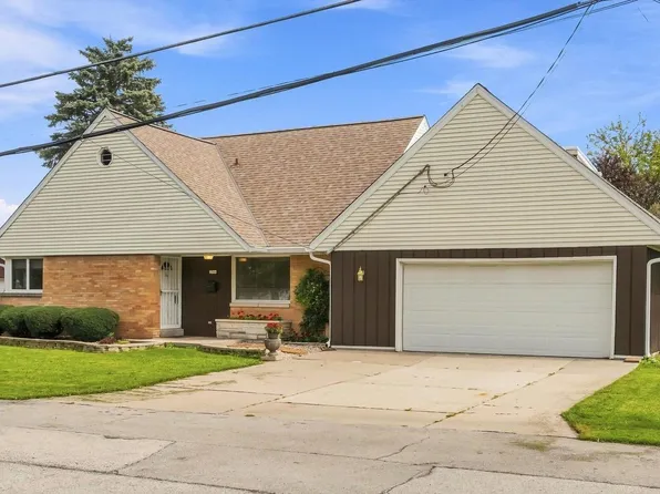 3744 S Sunset DRIVE, Milwaukee, WI 53220