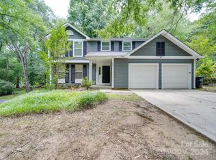 7001 Rollingridge Dr, Charlotte, NC 28211