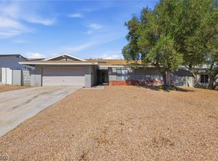 2749 Long Ct, Winchester, NV 89121