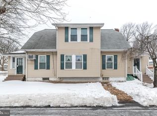 2002 Edgely Rd, Levittown, PA 19057