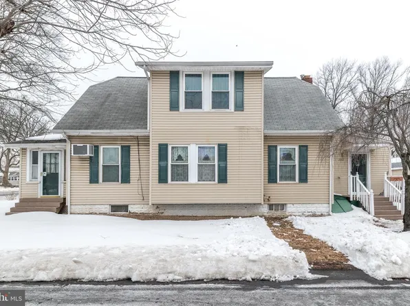 2002 Edgely Rd, Levittown, PA 19057