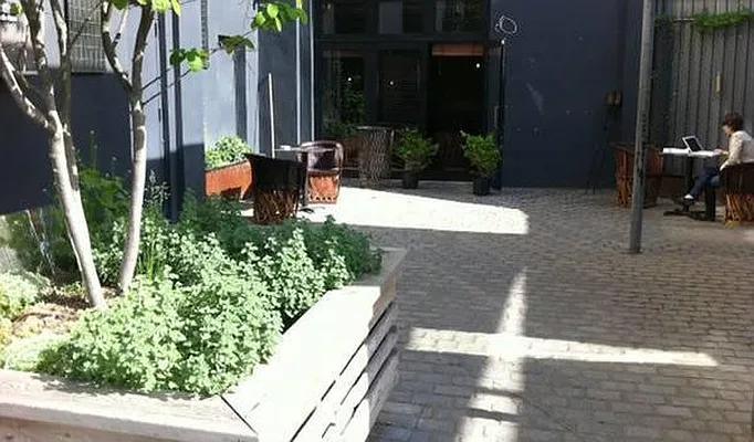 Rented by Loom Group | media 48