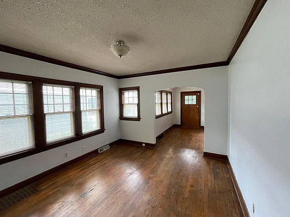 3rd image of 522 Miami St