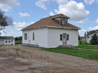 113 S Water St, Kimball, SD 57355