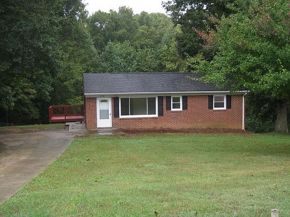 2nd image of 2701 Douglas Dr
