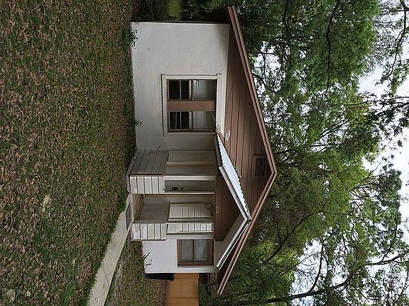 2nd image of 824 NW 41st Ave