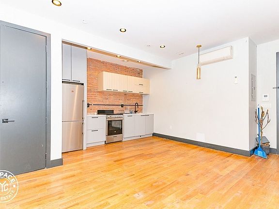 3rd image of 301 Broadway #4B