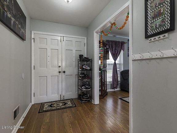 5th image of 3203 Pomeroy Dr