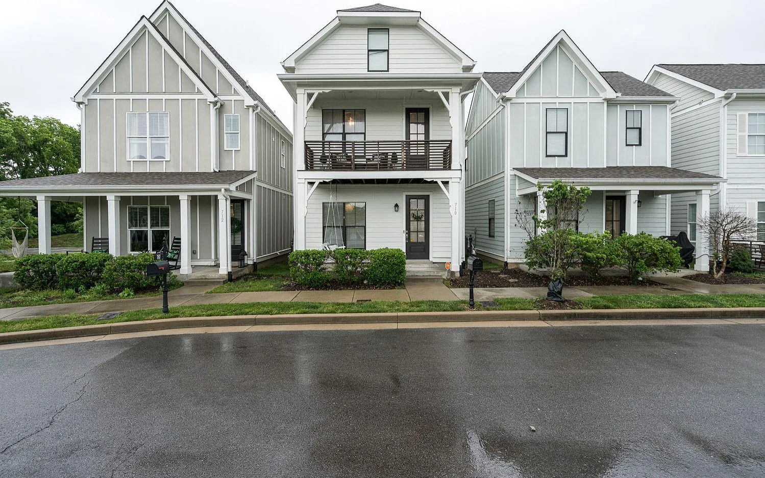 3 bed, 2.5 bath, 2168 sqft, $3,100 — Photo 1