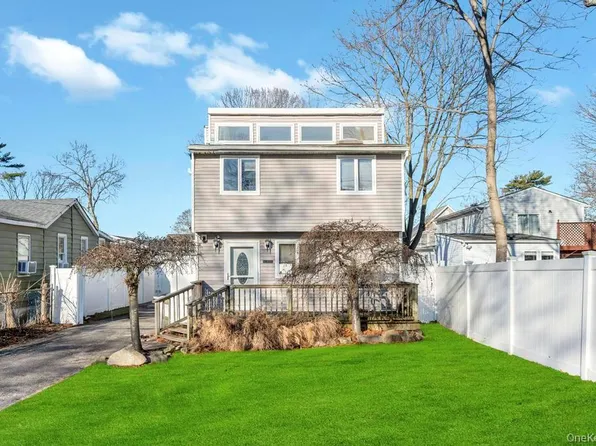 80 Parkway Boulevard, Ronkonkoma, NY 11779