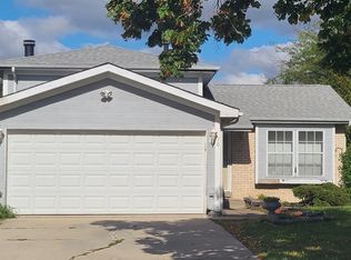 10 Wedgewood Rd, Matteson, IL 60443