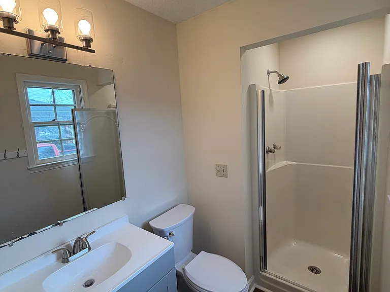 1507 E Calhoun St — Photo 6