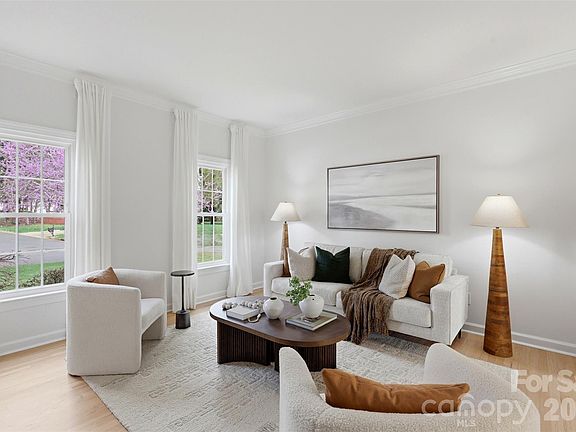 5th image of 1108 Foxfield Rd