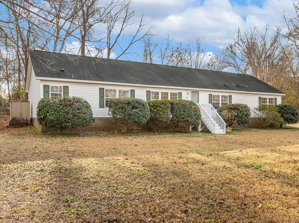 615 State Highway 96 S, Four Oaks, NC 27524