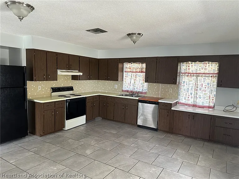 1318 Schlosser Rd — Photo 7
