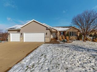 6170 Stonebrooke Ln SW, Rochester, MN 55902