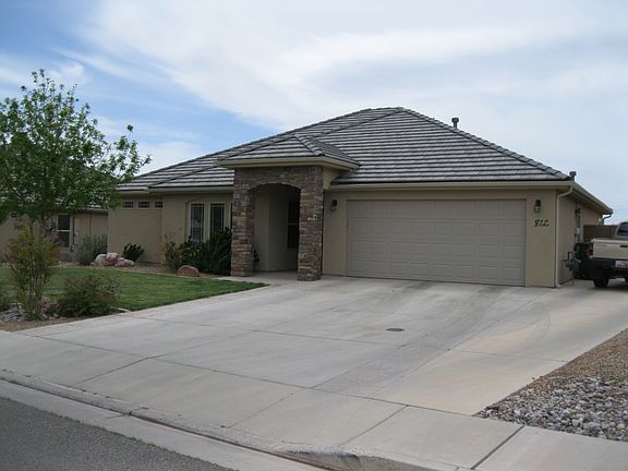 2nd image of 812 S Cotton Meadow Ln