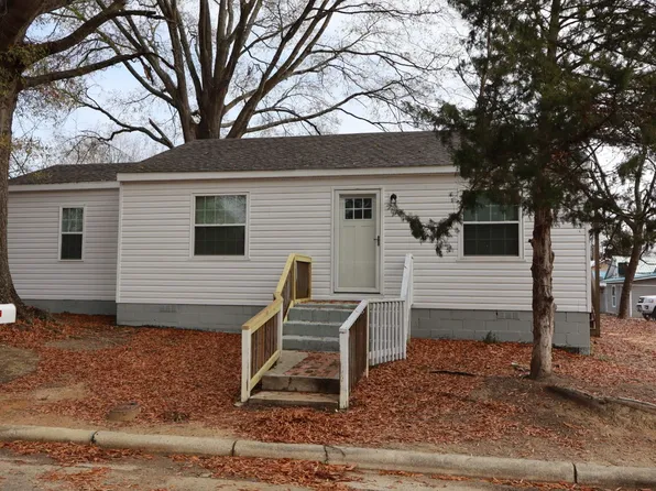 709 Denby St SW, Wilson, NC 27893