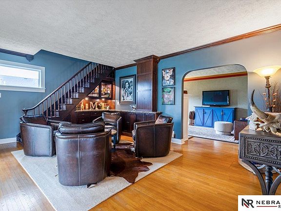 4th image of 718 Avenue E