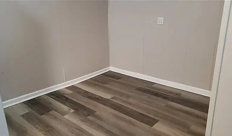 860 Cowan Ave — Photo 7