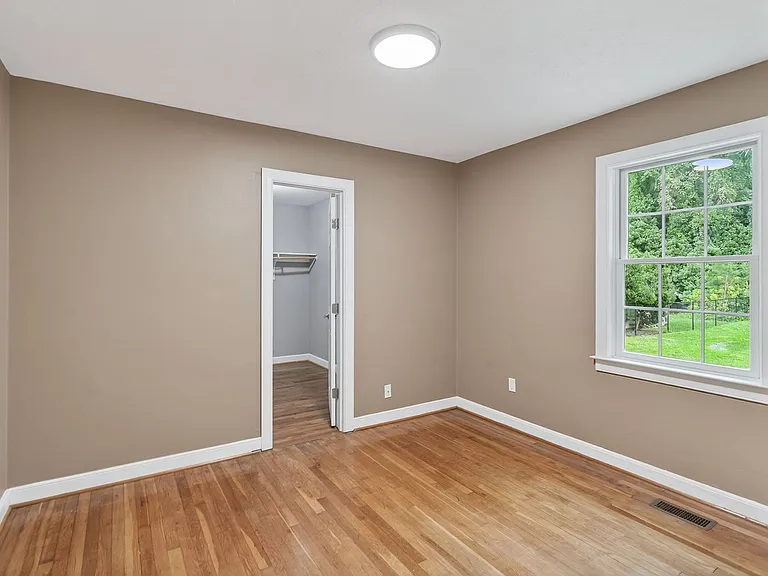 114 Battle Rd — Photo 16