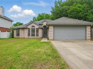 4101 Hideaway Dr, Arlington, TX 76017