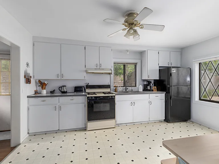 46 Caroline Pl NE — Photo 8