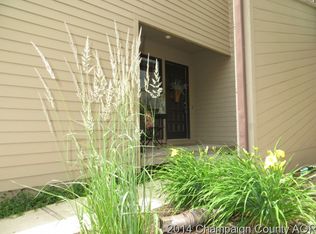 11 Briar Hill Cir, Champaign, IL 61822
