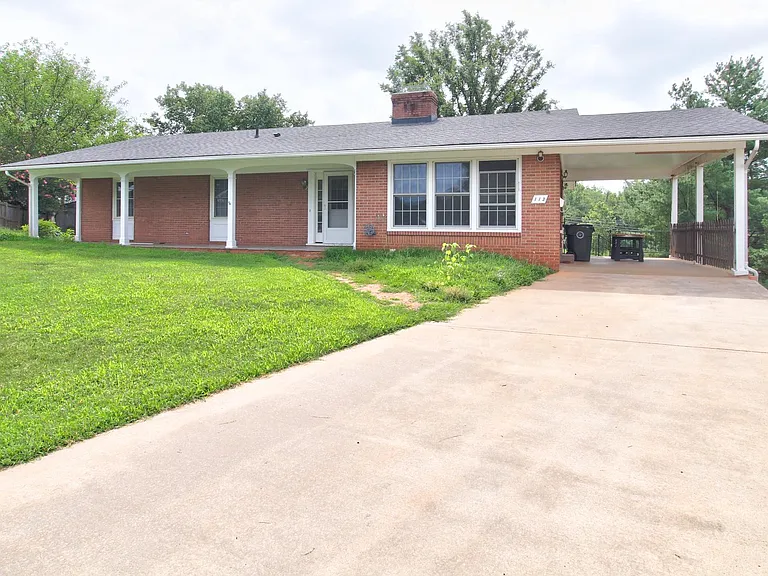 113 Thornton Ct — Photo 3