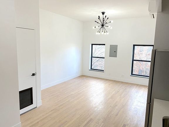 5th image of 83 Clermont Ave #A