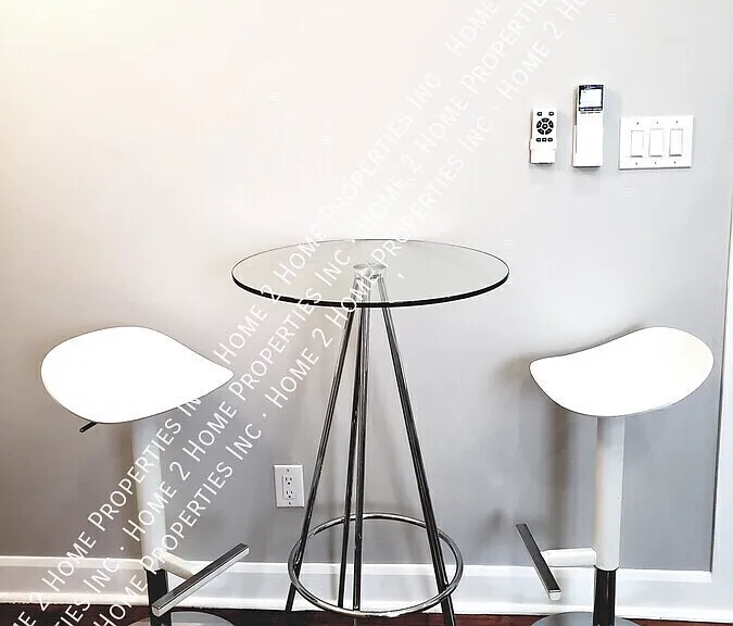 1154 Wyandotte St E #3 — Photo 3