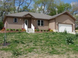 3026 N 56th Rd, Kansas City, KS 66104