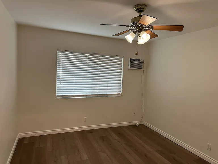 325 N Howard St #4 — Photo 7