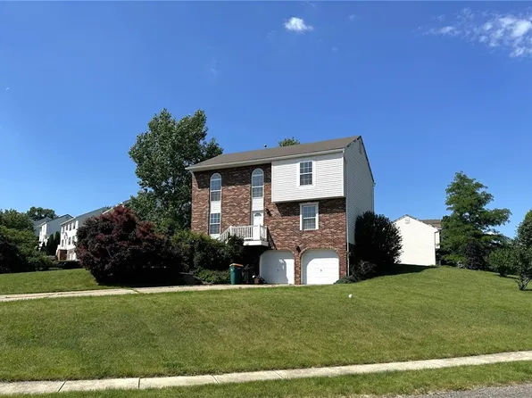 1437 Iroquois Dr, Pittsburgh, PA 15205