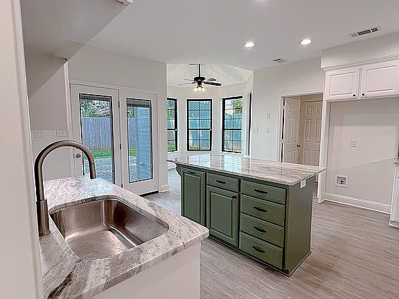5th image of 312 Tealwood Dr