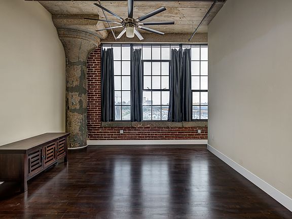 5th image of 4100 Forest Park Ave Unit 313