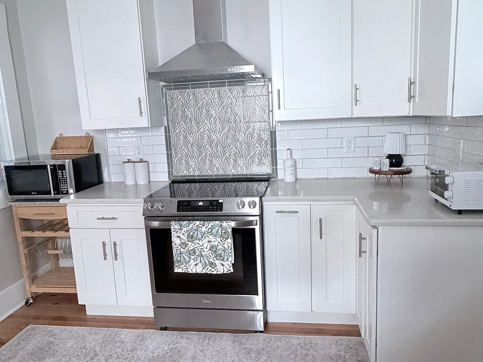 2 bed, 1056 sqft, $2,200 — Photo 3