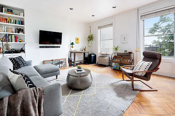 Sold by Compass | media 1