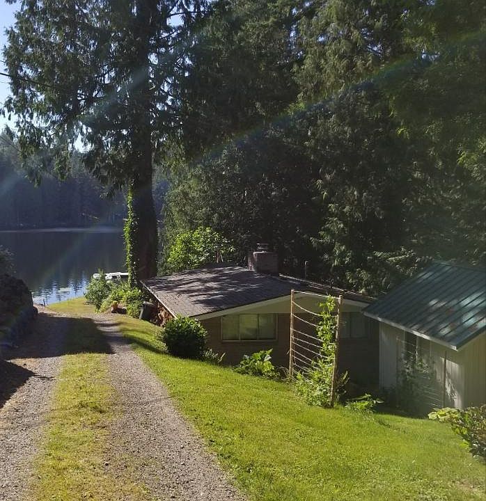 2nd image of 3227 E Ames Lake Dr NE