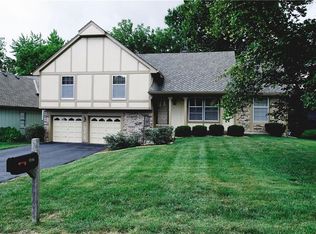 8104 Gillette St, Lenexa, KS 66215