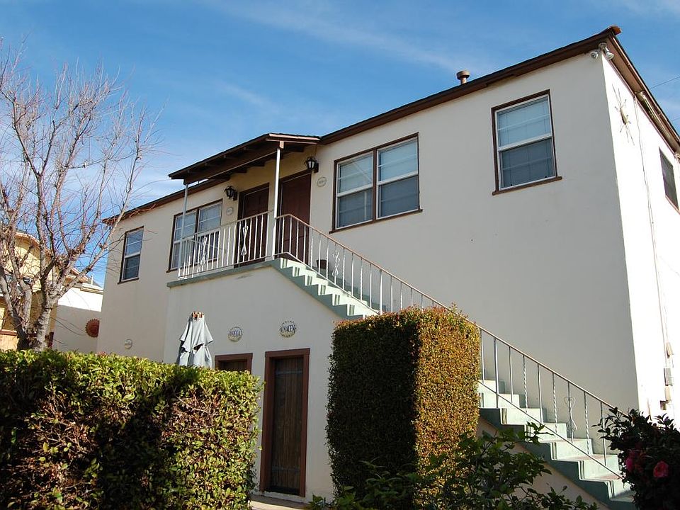 1st image of 2822 1/2 B St