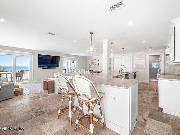 4th image of 2303 COSTA VERDE Boulevard #302