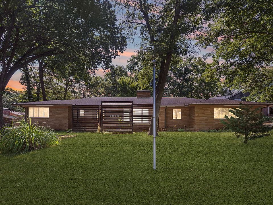 1st image of 2210 Skyline Dr