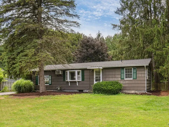 8243 60th Rd, Baldwinsville, NY 13027