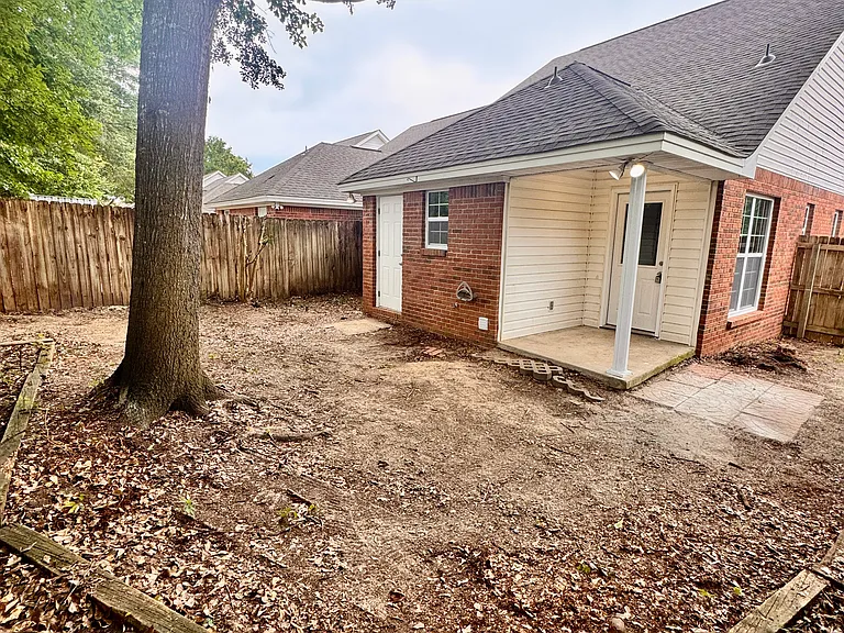184 James Dr — Photo 10